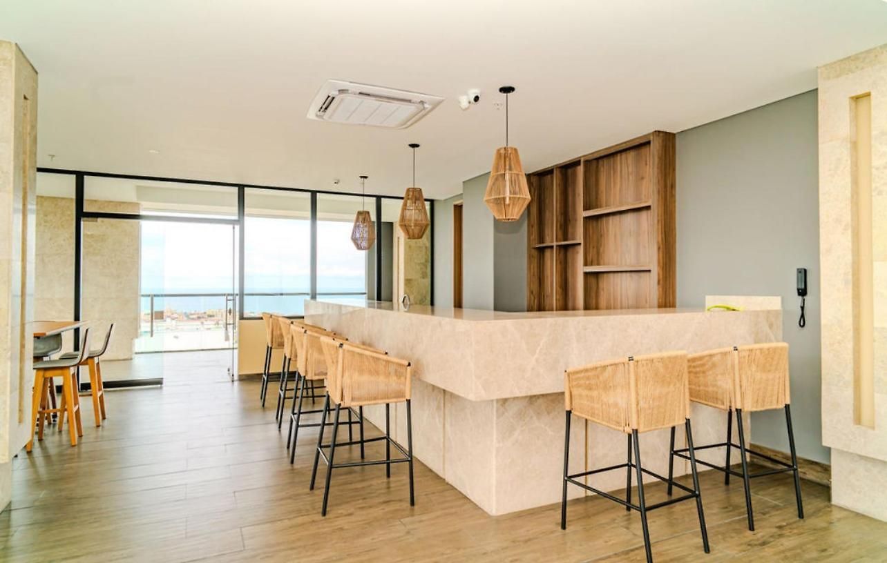 Modern Sunset Apartment *